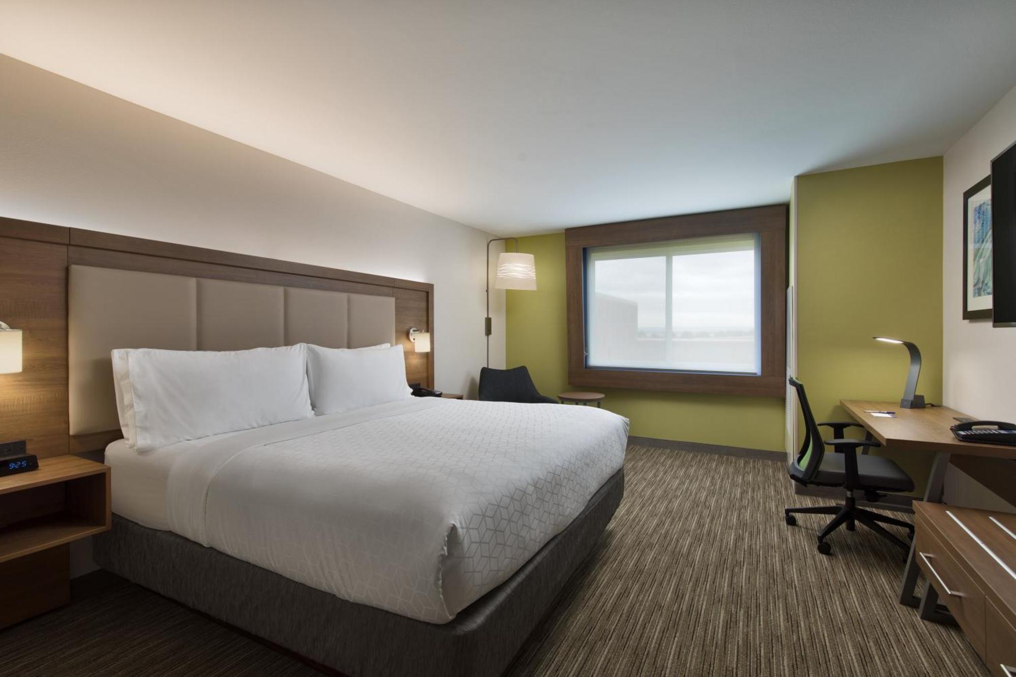 Standard King Room with Mobility Accessible Roll-In Shower
